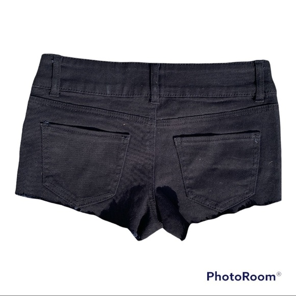NWT Mid-rise Shorts. - Picture 5 of 5